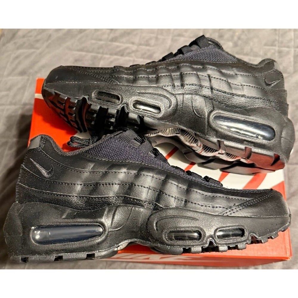 NIKE AIR MAX 95 RECRAFT TRIPLE BLACK